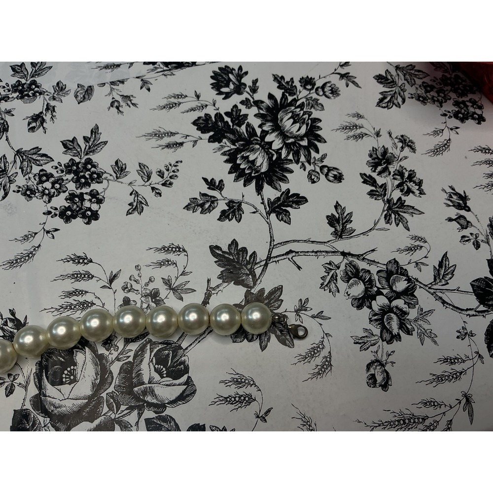 Unbranded Faux Pearl Necklace Women OS Cream Excellent Choker Adjustable‎ Strand - Picture 3 of 4